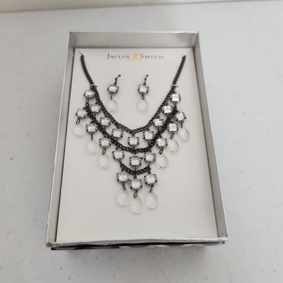 Jaclyn Smith  Clear Crystal NECKLACE & EARRINGS SET - Picture 2 of 6